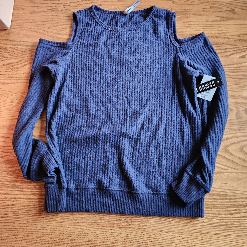 Design Lab Lord & Taylor Ribbed Cold Shoulder Top - Navy